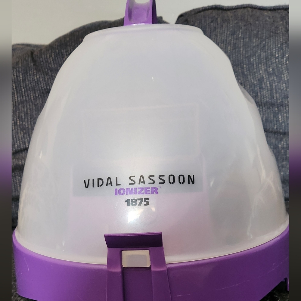 Vidal Sassoon Ionizer 1875 Hair Dryer
